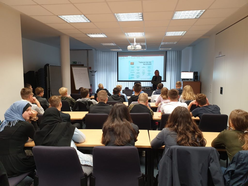 BIZ19-1024x768 Besuch der 9. Klassen im BIZ