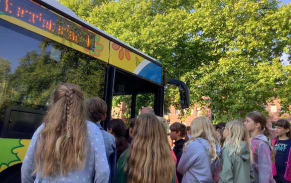 Sicher im Bus unterwegs – Verkehrserziehung der 5. Klassen