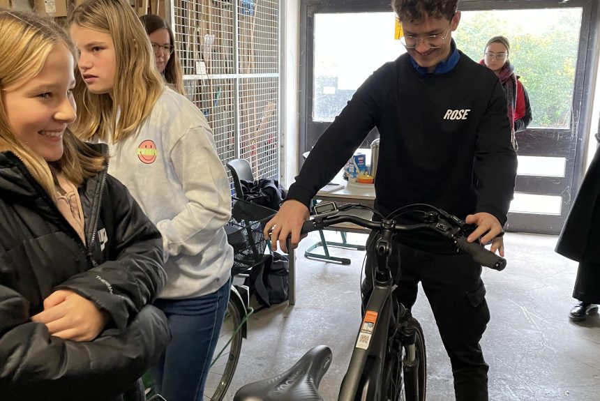 Nur Armleuchter fahren ohne Licht: Der Fahrradcheck 2022 für die Klassen 5 und 6