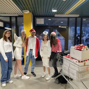 Der Nikolaus besucht mit seinen Engeln das KANT