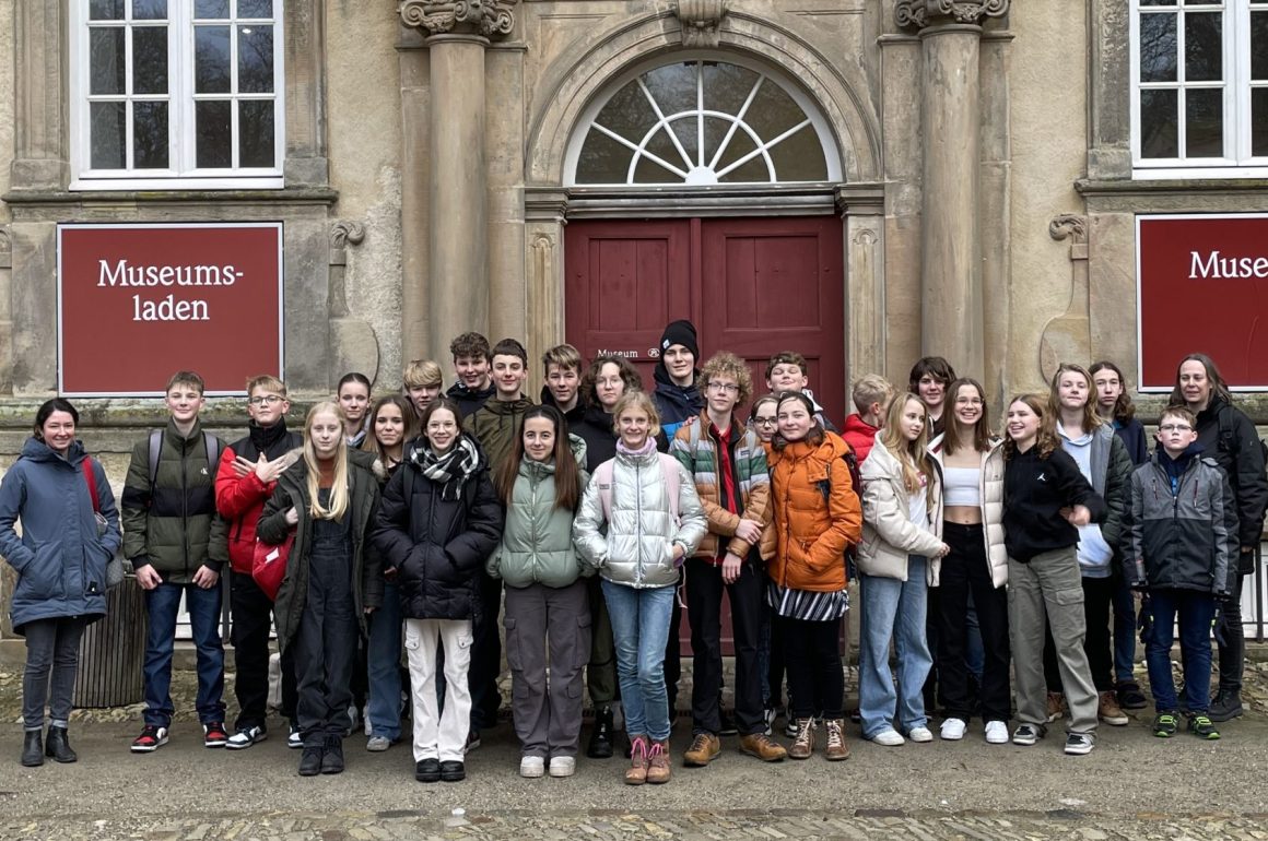 „Latein, tot oder lebendig?” – Lebendig! Die Lateinkurse der Klassen 7-9 im Museum Kloster Dalheim