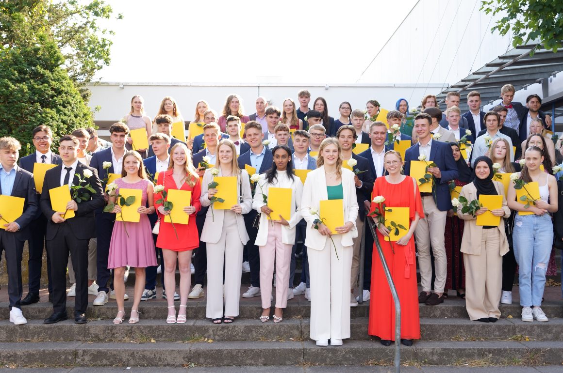 „Abios Amigos“ – Das Immanuel Kant Gymnasium verabschiedet seine Abiturientinnen und Abiturienten