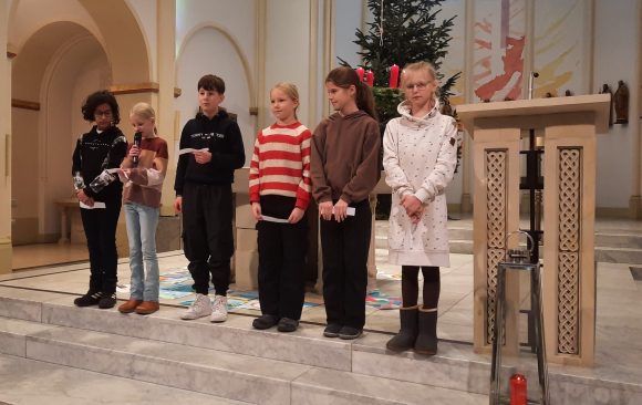Weihnachtsgottesdienst4a Ökumenischer Adventsgottesdienst der 5. Klassen