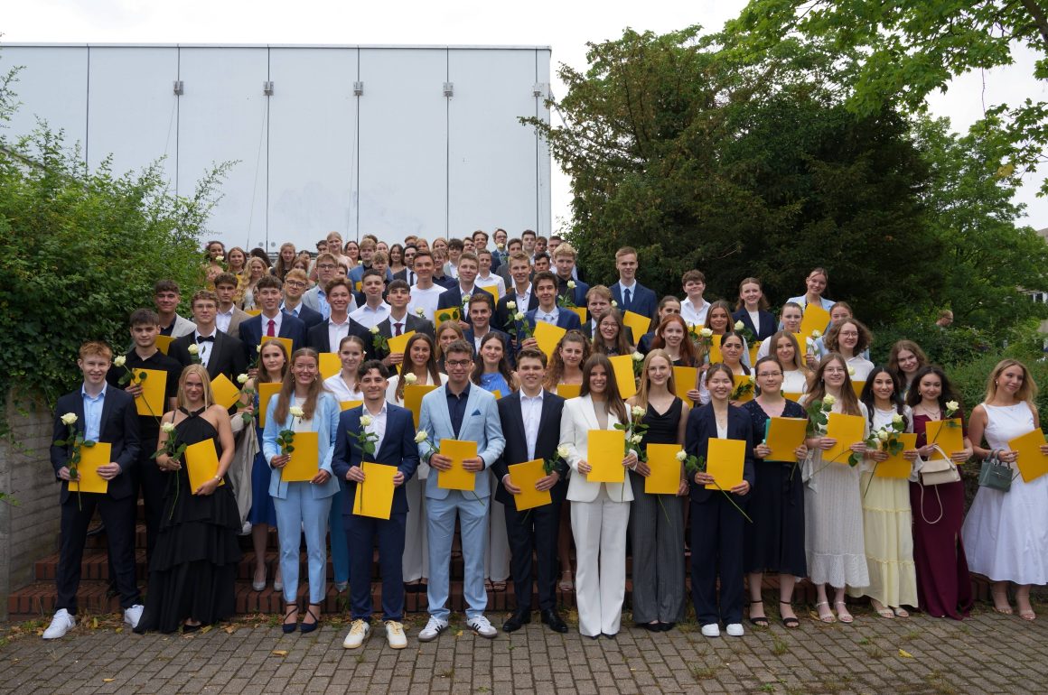 Wir gratulieren unseren Abiturientinnen und Abiturienten