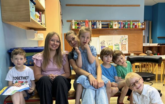 „Nous sommes les stagiaires allemandes“ – Wir sind die deutschen Praktikantinnen