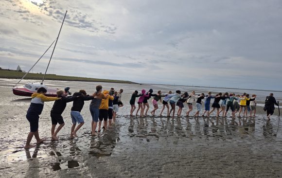 Die 6. Klassen grüßen von ihrer Klassenfahrt von der Insel Juist!