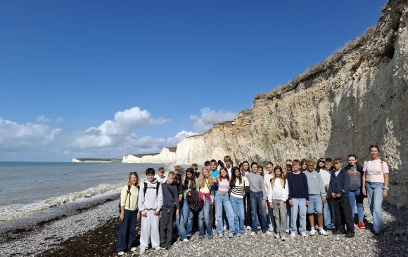 Die Klasse 8b grüßt von ihrer Klassenfahrt aus Eastbourne