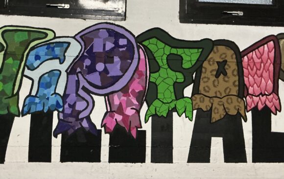 Farbe trifft Beton – Neue Wandgestaltung im Keller des Immanuel Kant Gymnasiums