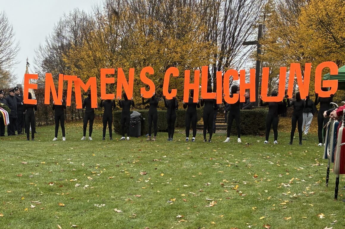 „Entmenschlichung“ – Das KANT gedenkt der Opfer von Krieg und Gewalt