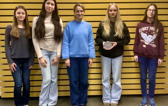 Jugend debattiert: Neuntklässlerinnen beweisen ihre Argumentationskünste