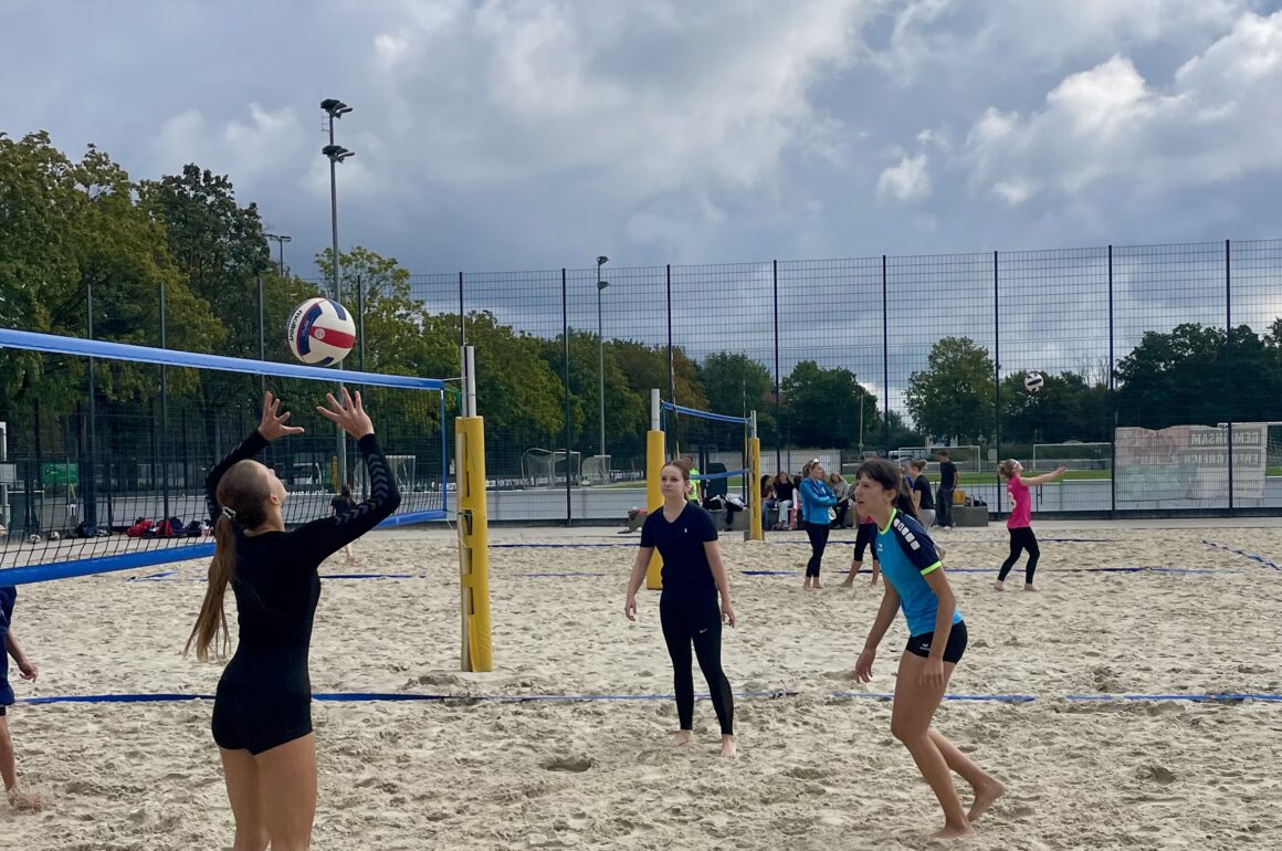 Erfolgreicher Einsatz bei den Beachvolleyball-Stadtmeisterschaften