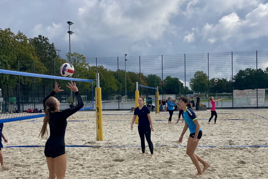 Erfolgreicher Einsatz bei den Beachvolleyball-Stadtmeisterschaften
