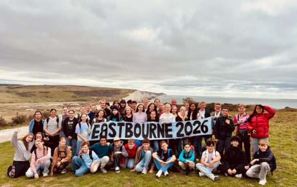 Die Klassen 8b und 8c grüßen aus Eastbourne